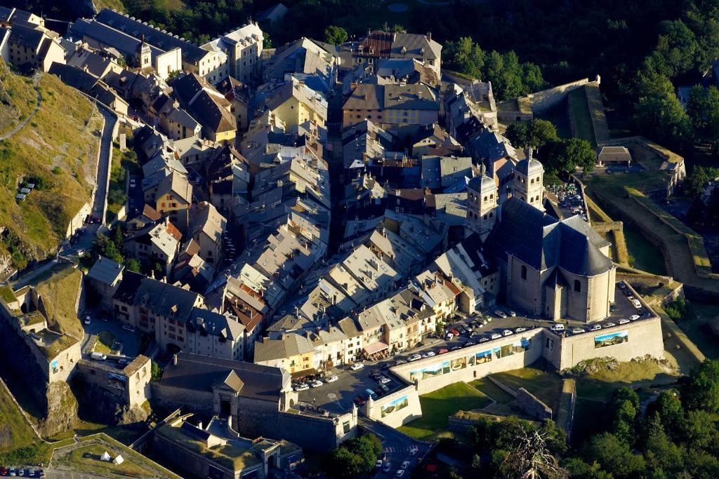 Residence Du Temple Briançon Kültér fotó